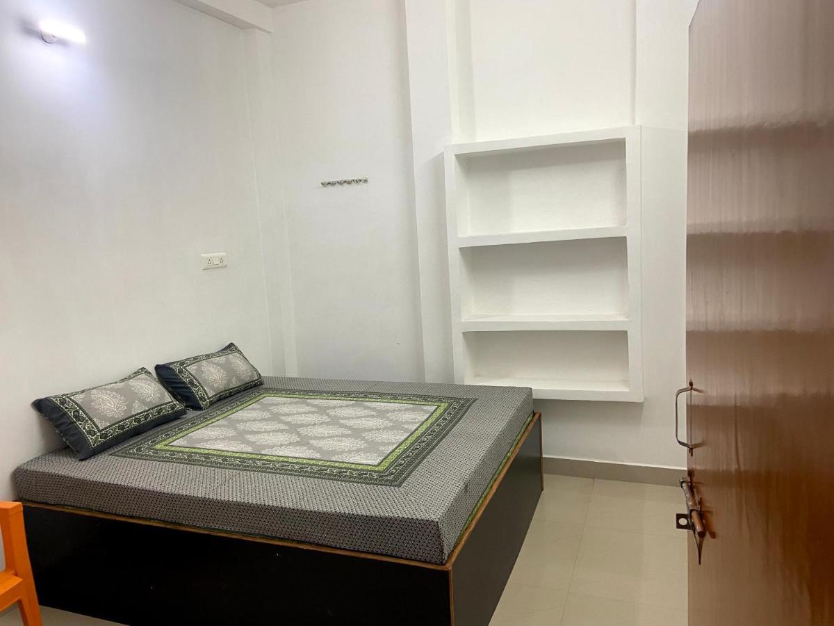 Garuda Guest House Varanasi Exterior foto